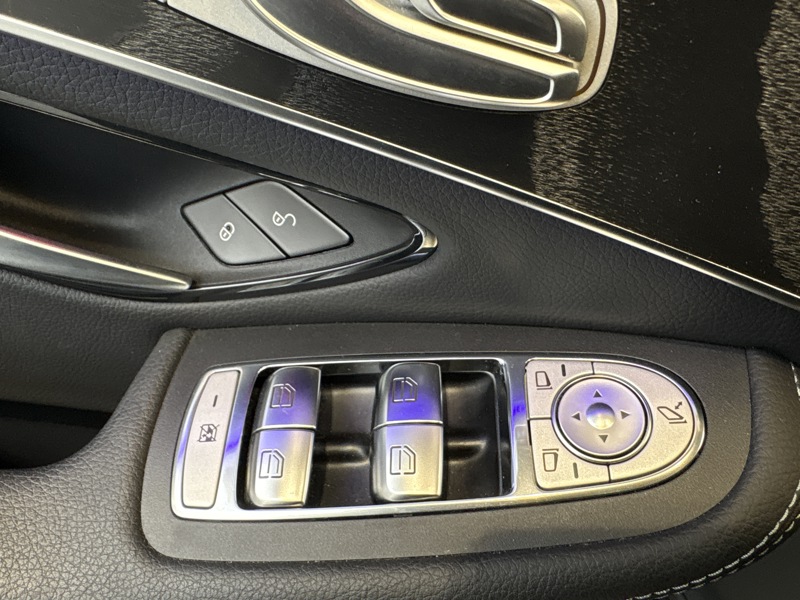 Image Mercedes-Benz GLC COUPÉ GLC 220 d 4MATIC Coupé AMG Line  