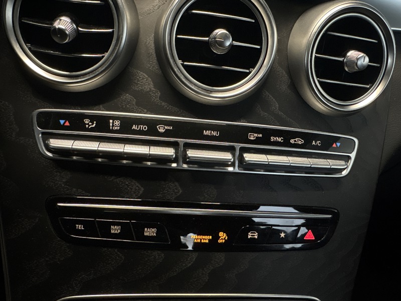 Image Mercedes-Benz GLC COUPÉ GLC 220 d 4MATIC Coupé AMG Line  