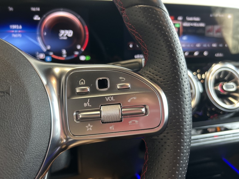 Image Mercedes-Benz GLA 220 d 4MATIC AMG Line 