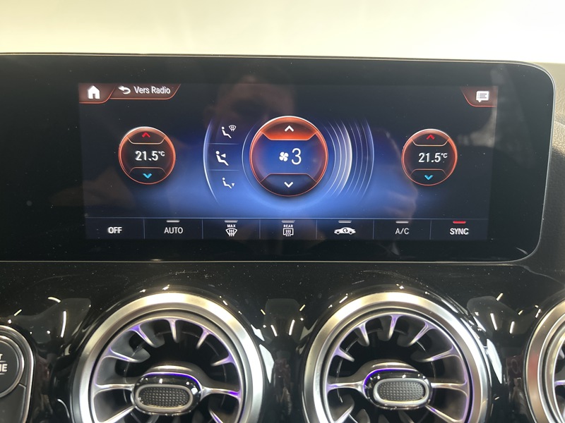 Image Mercedes-Benz GLA 220 d 4MATIC AMG Line 