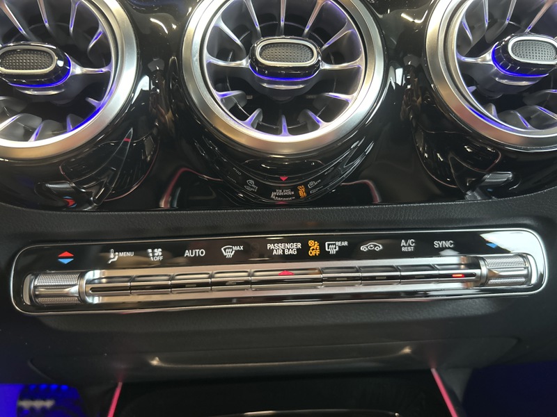 Image Mercedes-Benz GLA 220 d 4MATIC AMG Line 