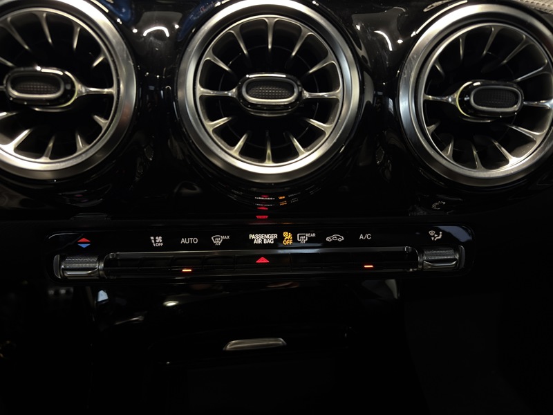 Image Mercedes-Benz CLASSE A 200 AMG Line  