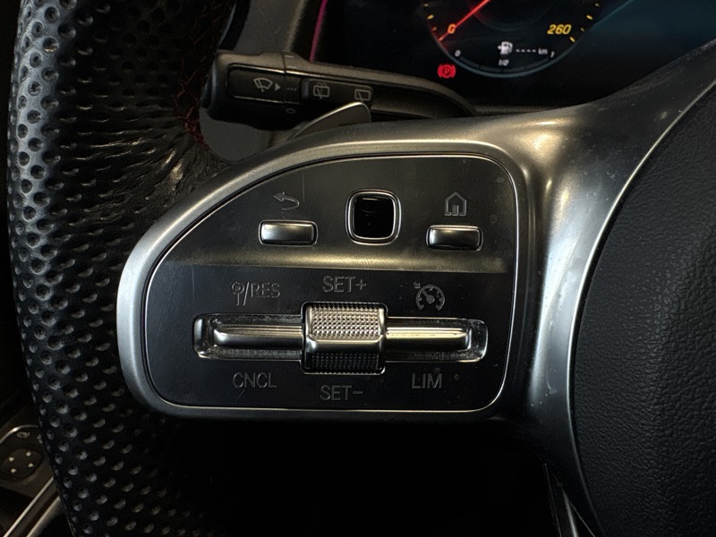 Image Mercedes-Benz GLB 220 d 4MATIC AMG Line  