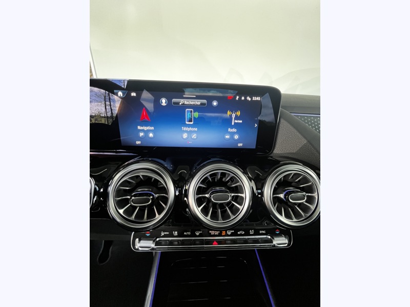 Image Mercedes-Benz GLA 180 d AMG Line  