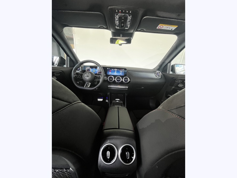 Image Mercedes-Benz GLA 180 d AMG Line  