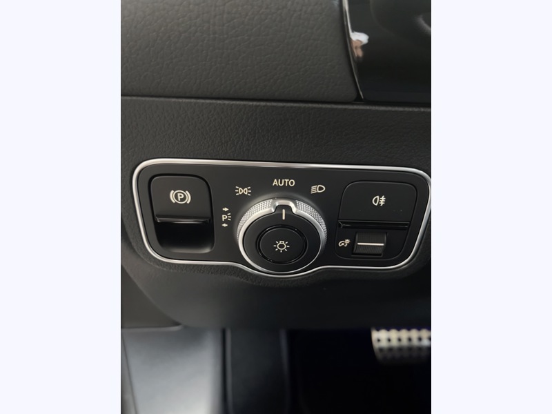 Image Mercedes-Benz GLA 180 d AMG Line  