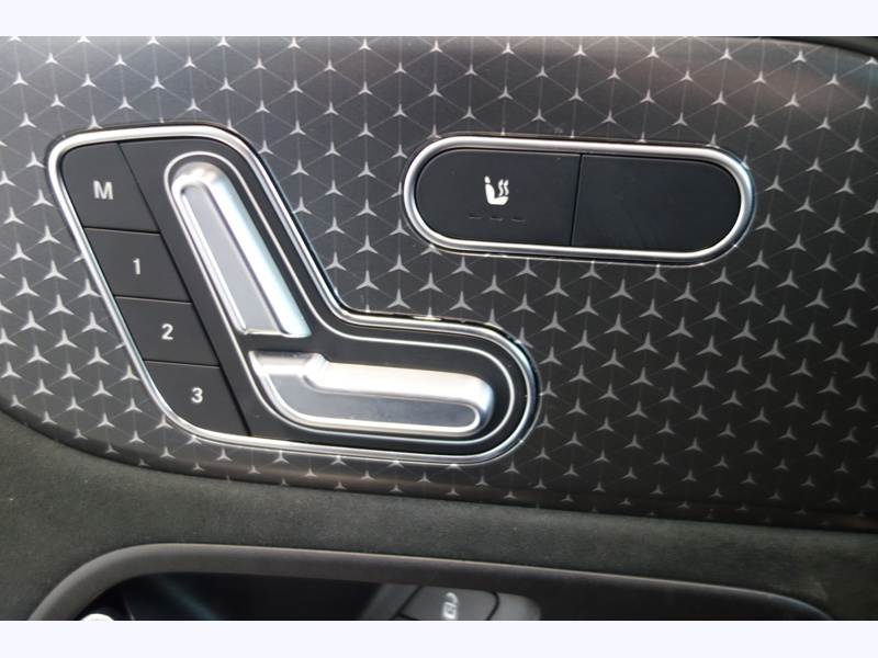 Image Mercedes-Benz EQB 250+ AMG Line  