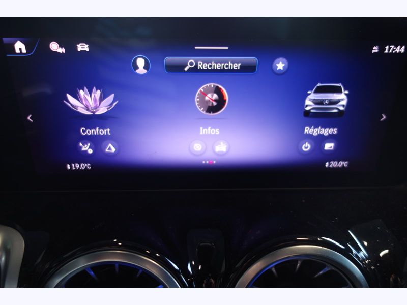 Image Mercedes-Benz EQB 250+ AMG Line  