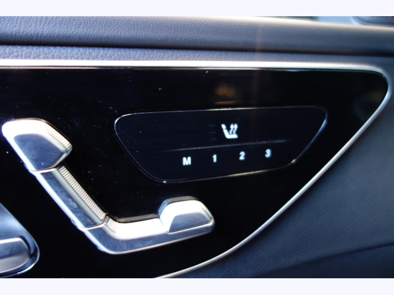 Image Mercedes-Benz CLASSE C BREAK 300 e Hybrid EQ AMG Line  