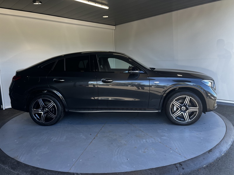 Image Mercedes-Benz GLC COUPÉ 300 e Hybrid EQ 4MATIC AMG Line + 
