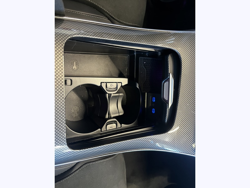 Image Mercedes-Benz CLASSE C BERLINE 400 e Hybrid EQ 4MATIC AMG Line 