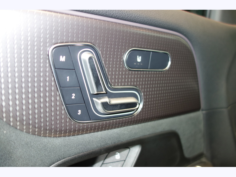 Image Mercedes-Benz EQA 350 4MATIC AMG Line  