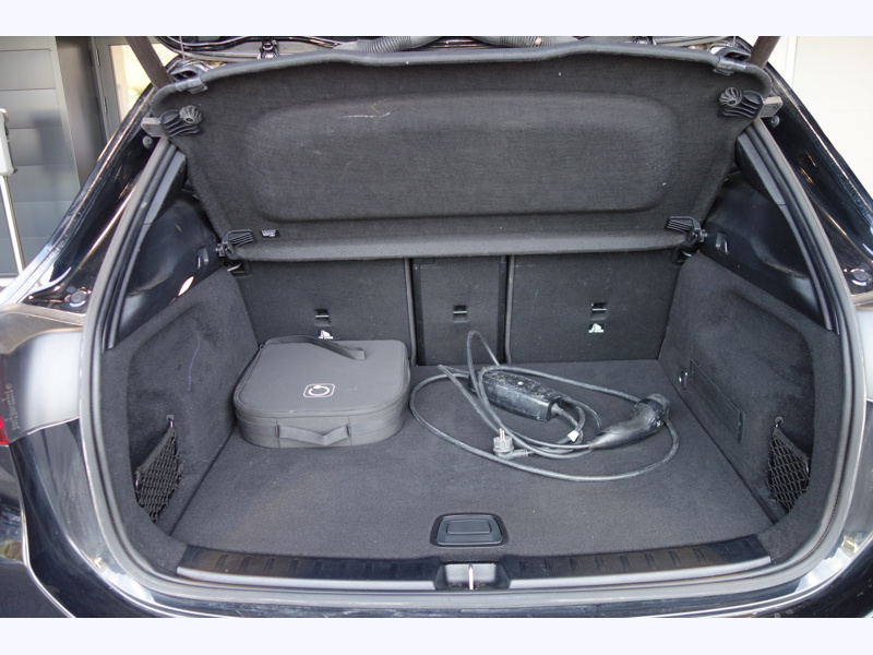 Image Mercedes-Benz EQA 350 4MATIC AMG Line  