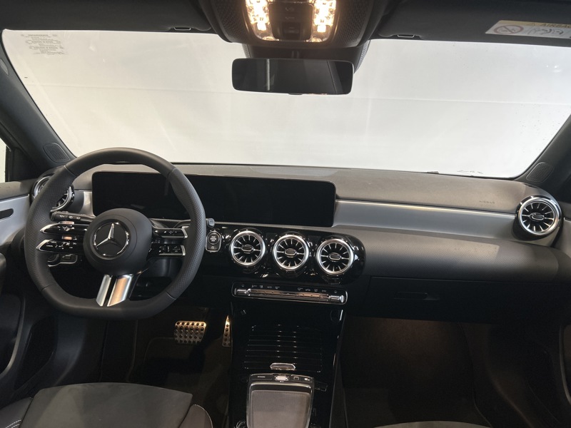 Image Mercedes-Benz CLASSE A 180 d AMG Exclusive Design  