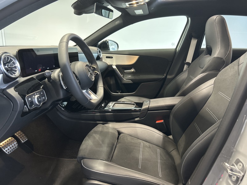 Image Mercedes-Benz CLASSE A 180 d AMG Exclusive Design  