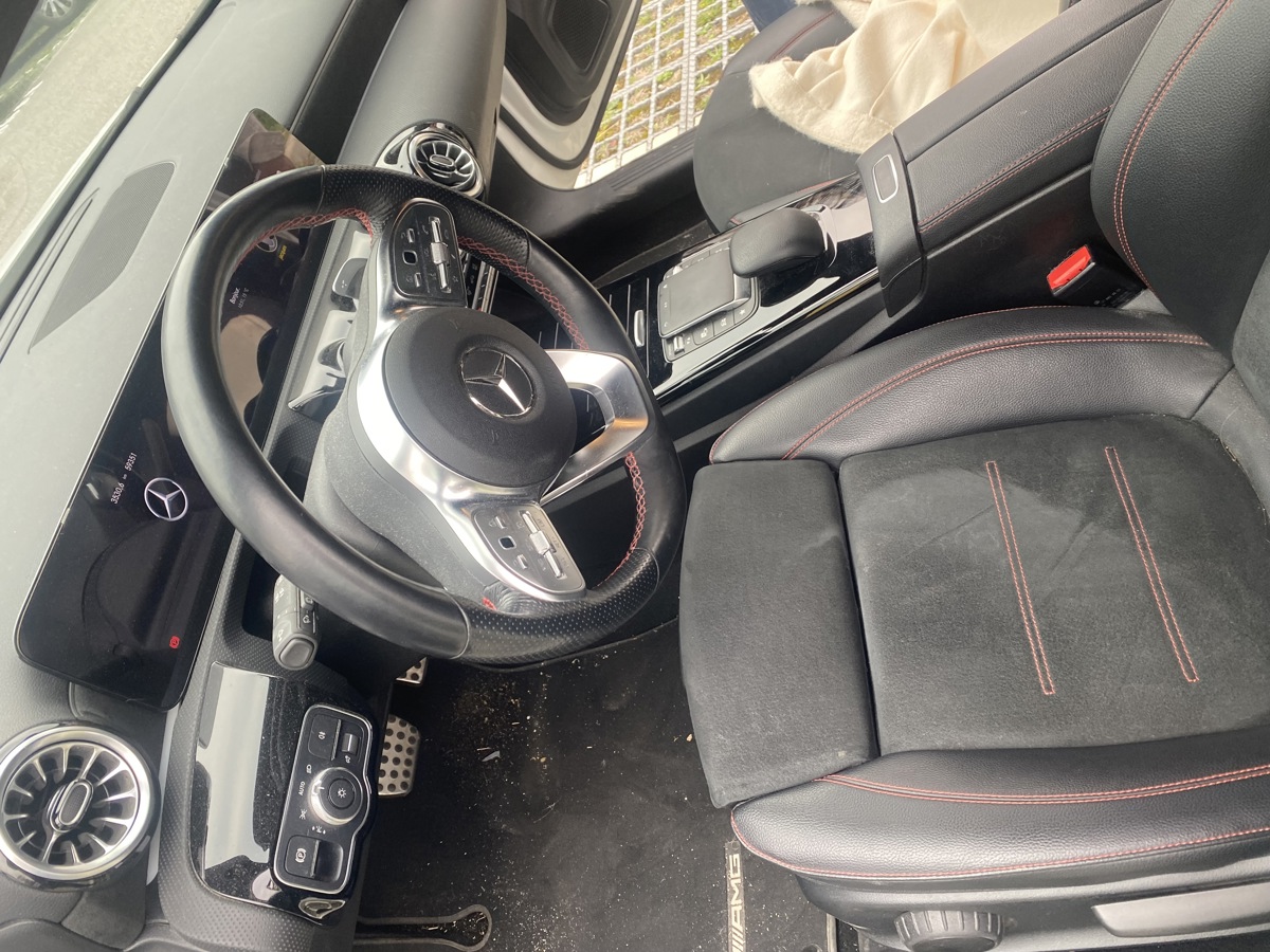 Photo Mercedes-Benz CLASSE A 200 d AMG Line  