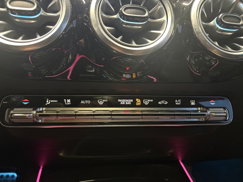 Image Mercedes-Benz GLA 250 e Hybrid EQ AMG Line  