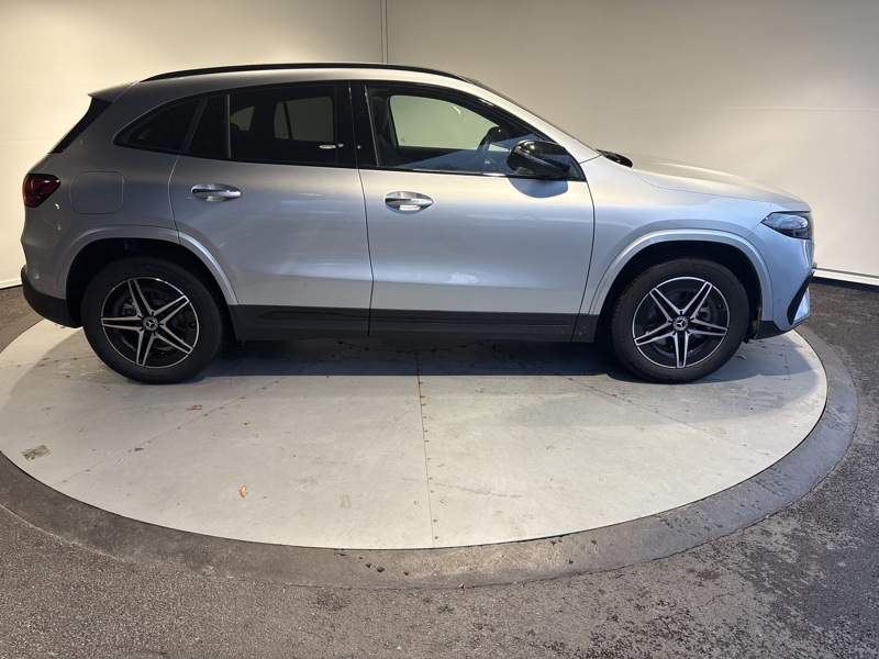 Image Mercedes-Benz EQA 250+ AMG Line  