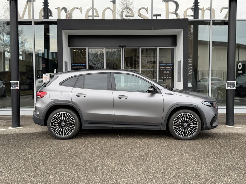 Image Mercedes-Benz EQA 350 4MATIC AMG Line  