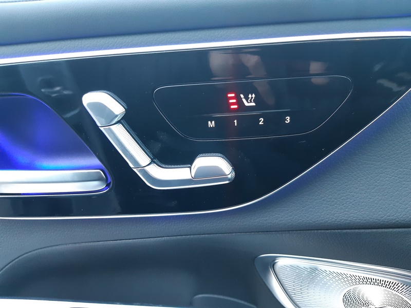 Image Mercedes-Benz GLC COUPÉ 300 e Hybrid EQ 4MATIC AMG Line  