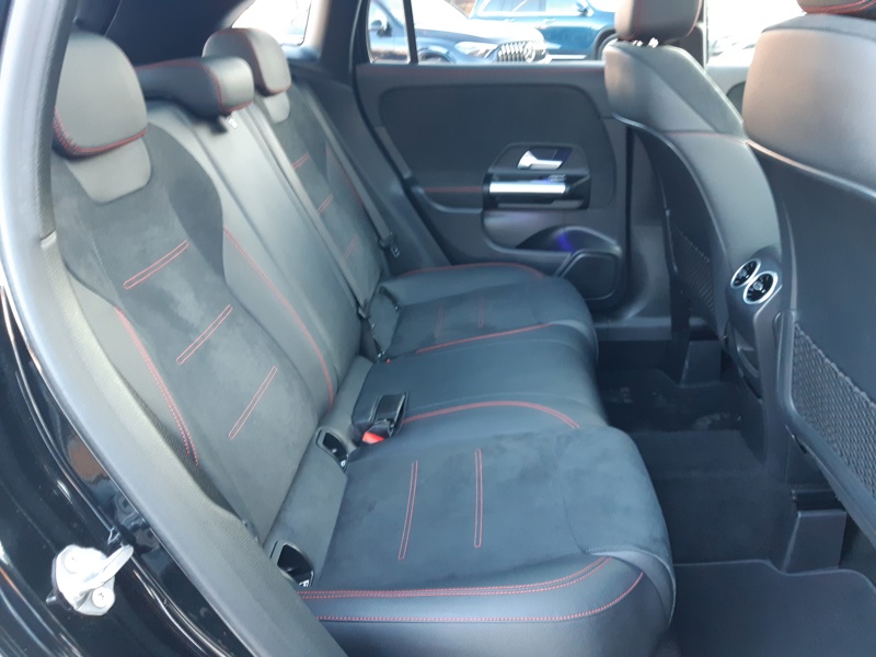 Image Mercedes-Benz GLA 220 d 4MATIC AMG Line  