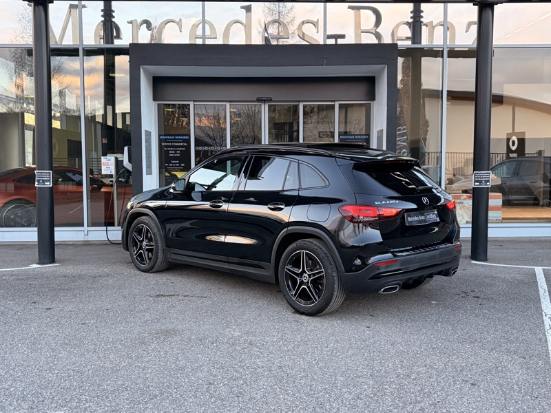 Image Mercedes-Benz GLA 220 d 4MATIC AMG Line  