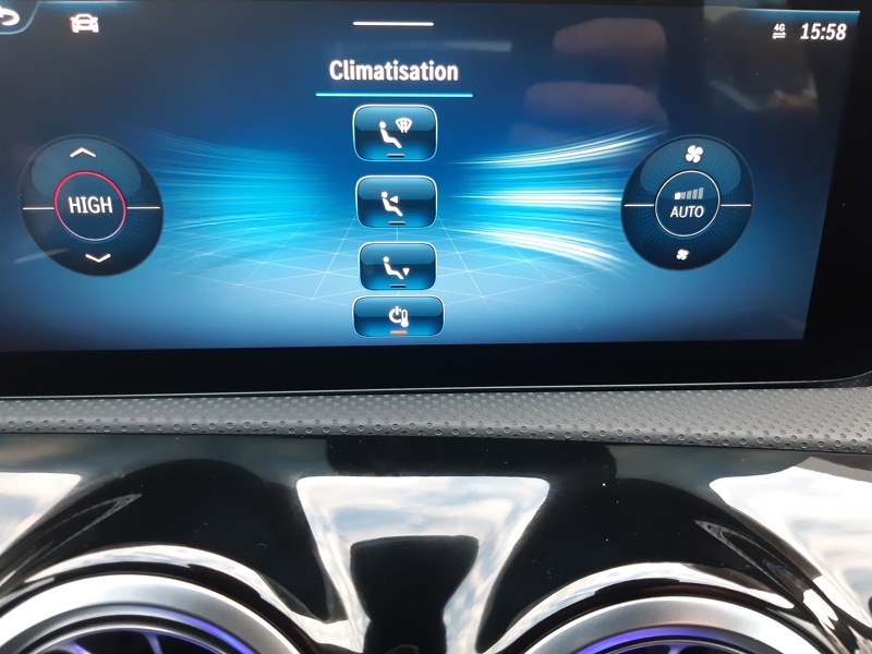 Image Mercedes-Benz CLASSE A 180 AMG Line  