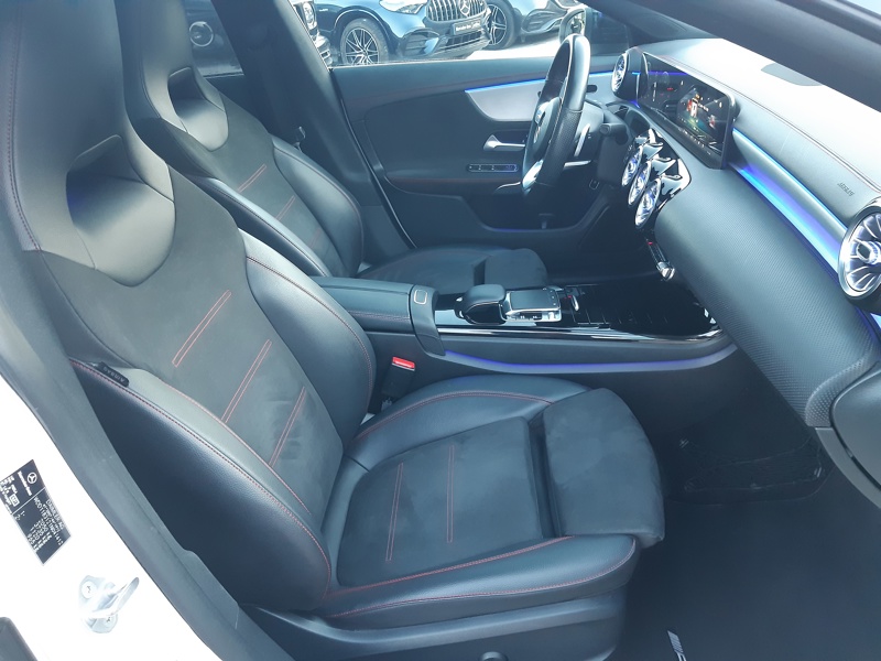 Image Mercedes-Benz CLA COUPÉ CLA 200 d Coupé AMG Line  