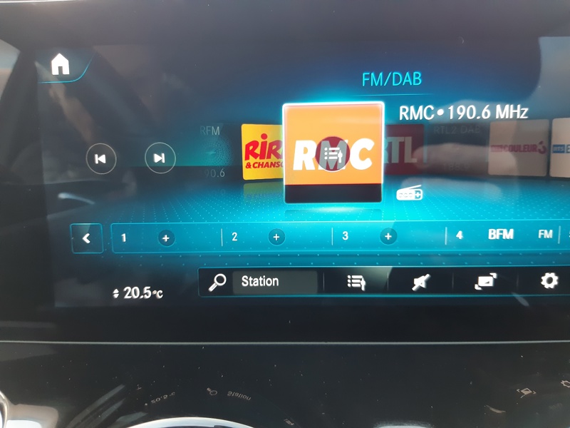 Image Mercedes-Benz EQB 350 4MATIC AMG Line  