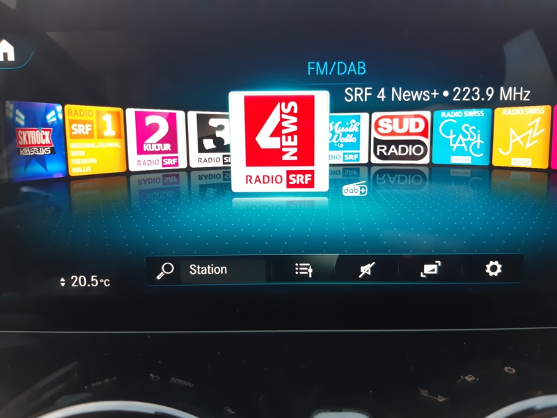 Image Mercedes-Benz EQB 350 4MATIC AMG Line  