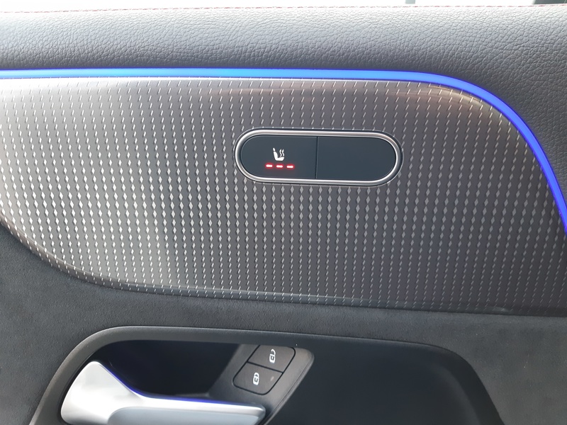 Image Mercedes-Benz EQB 350 4MATIC AMG Line  