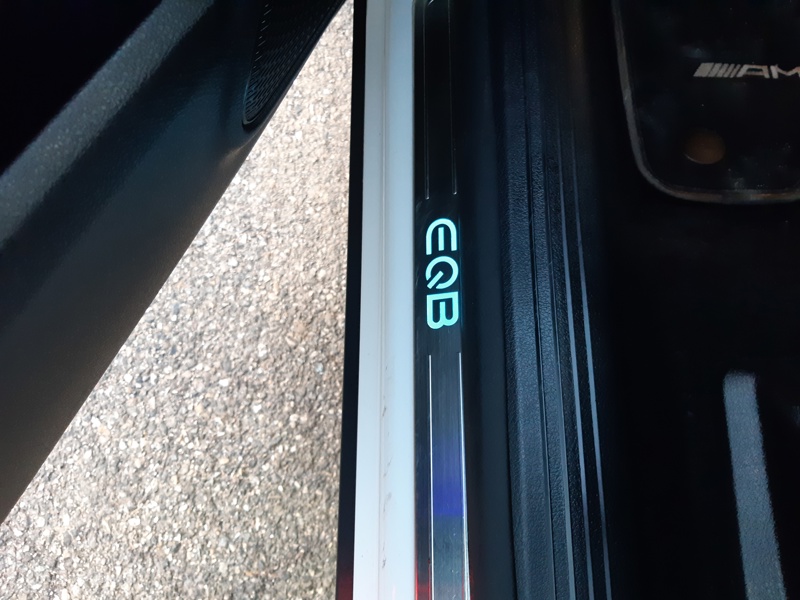 Image Mercedes-Benz EQB 350 4MATIC AMG Line  