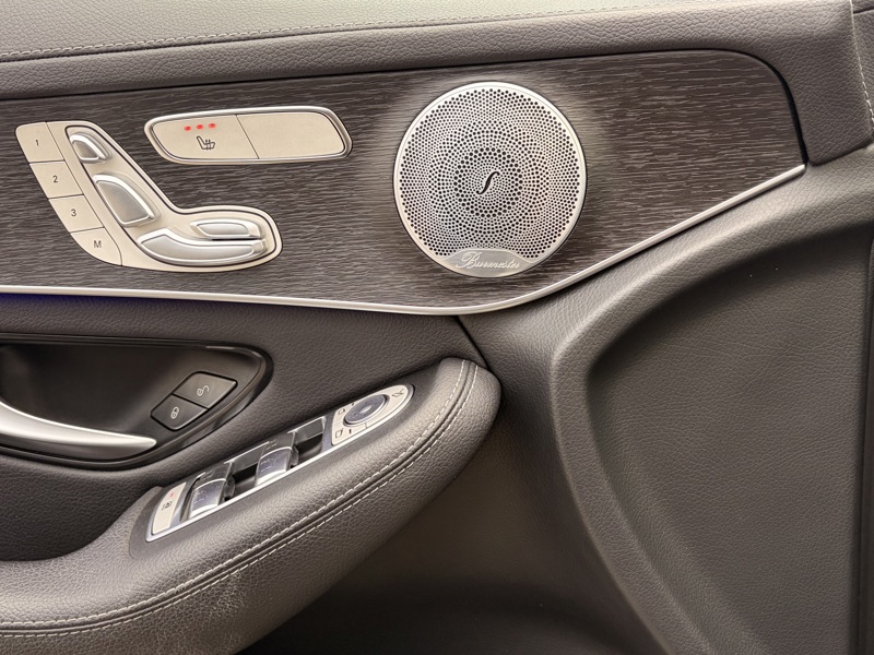 Image Mercedes-Benz GLC SUV GLC 300e 4MATIC SUV AMG Line  