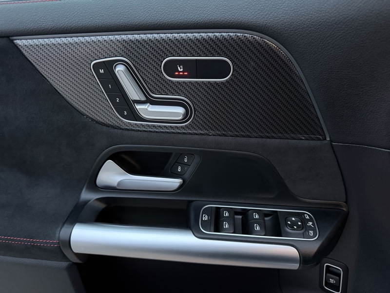 Image Mercedes-Benz GLA 200 d AMG Line  