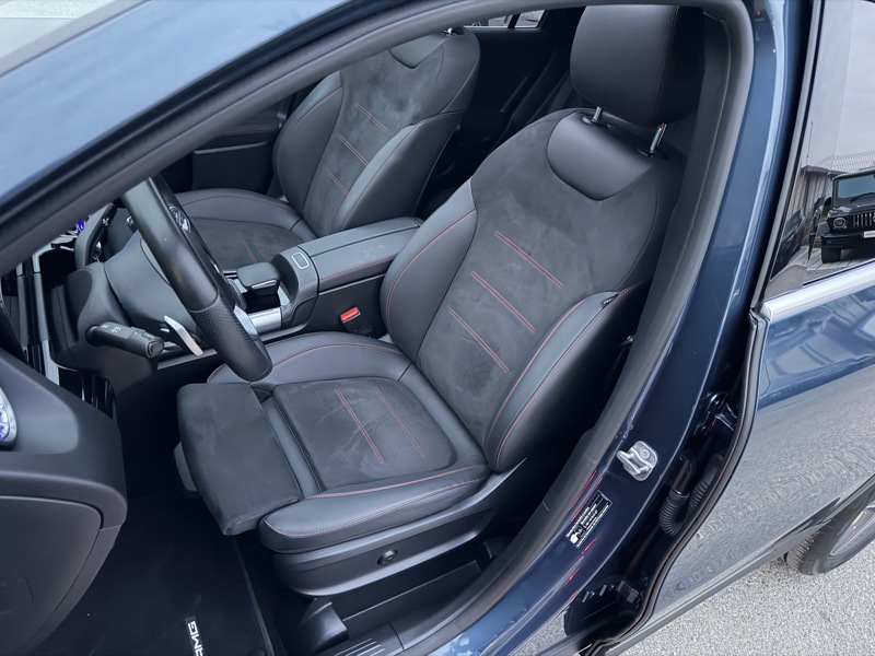 Image Mercedes-Benz GLA 200 d AMG Line  