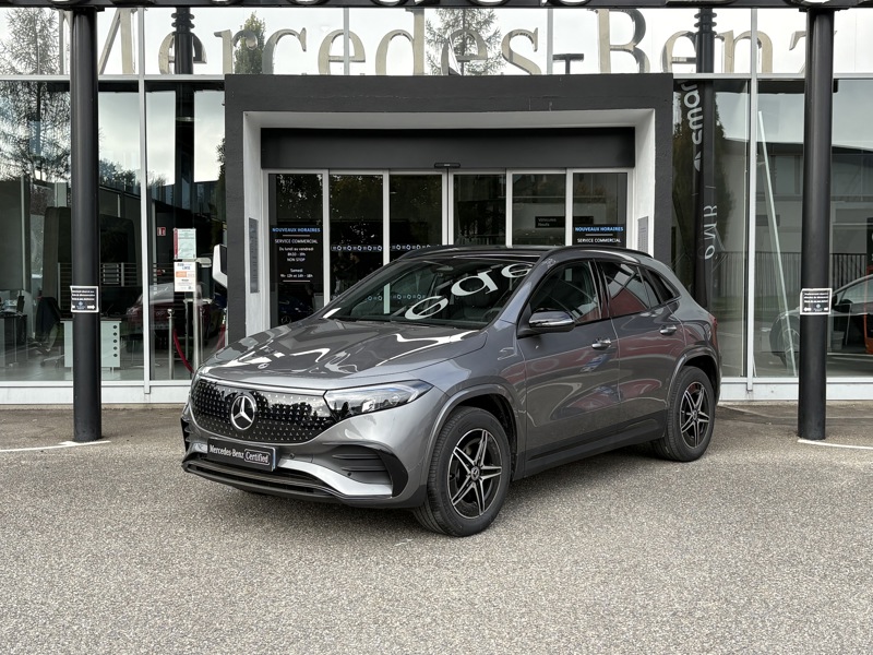 Photo Mercedes-Benz EQA 300 4MATIC AMG Line