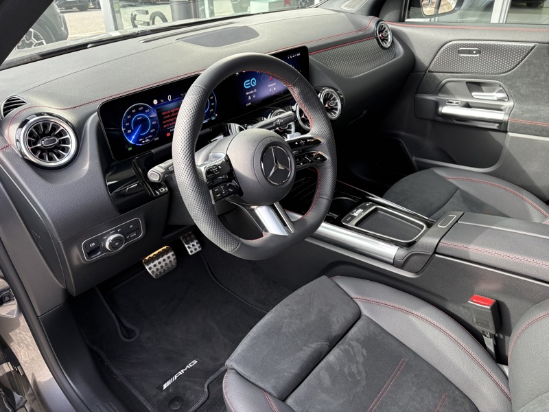 Image Mercedes-Benz EQA 300 4MATIC AMG Line  