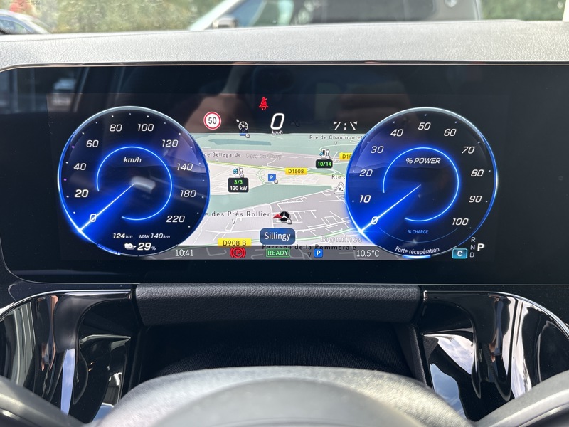 Image Mercedes-Benz EQA 300 4MATIC AMG Line  