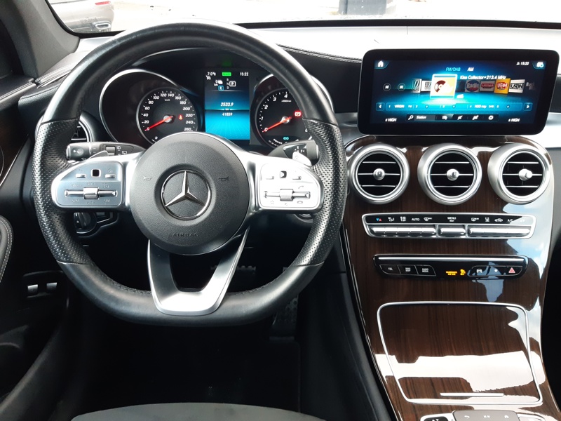Image Mercedes-Benz GLC SUV GLC 300e 4MATIC SUV AMG Line  