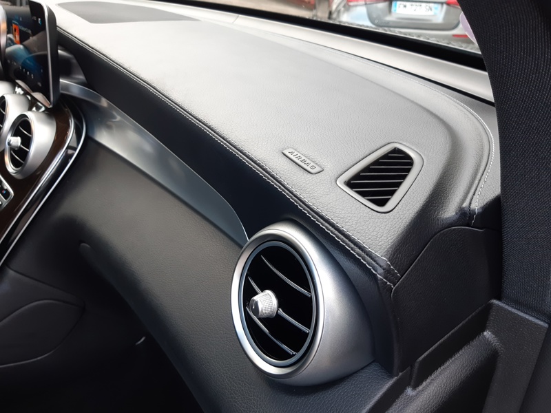 Image Mercedes-Benz GLC SUV GLC 300e 4MATIC SUV AMG Line  