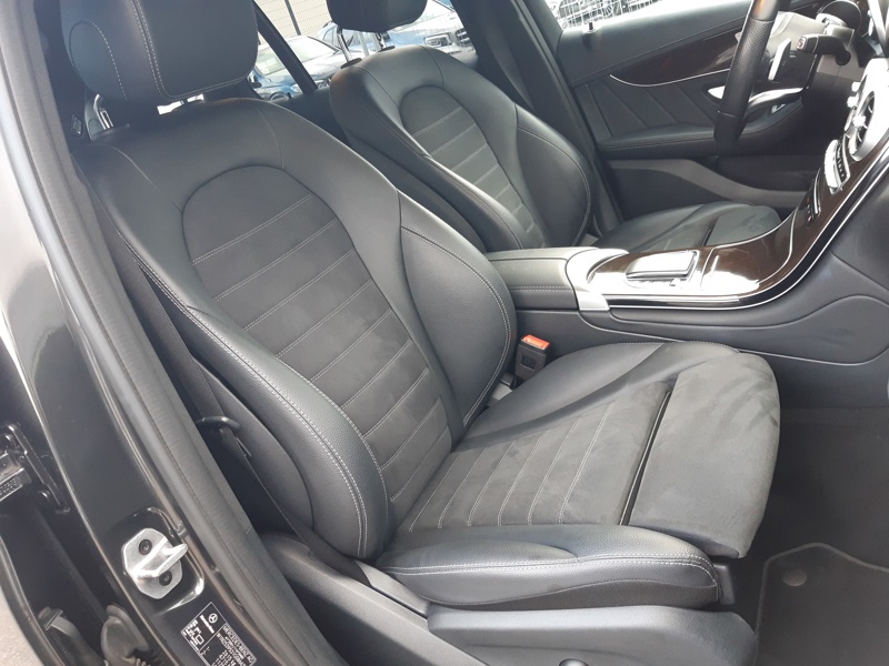 Image Mercedes-Benz GLC SUV GLC 300e 4MATIC SUV AMG Line  