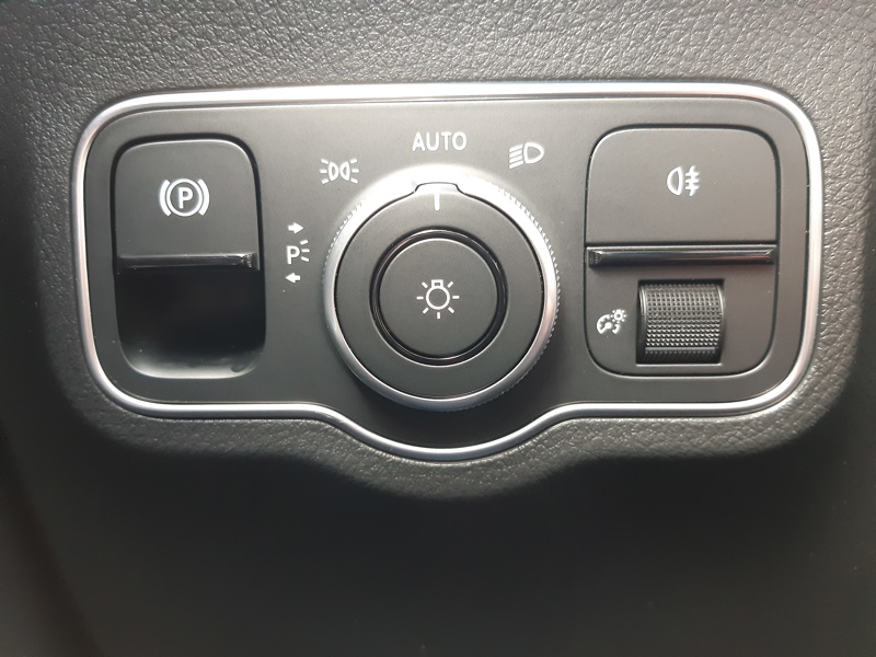 Image Mercedes-Benz GLA 250 e Hybrid EQ AMG Line  