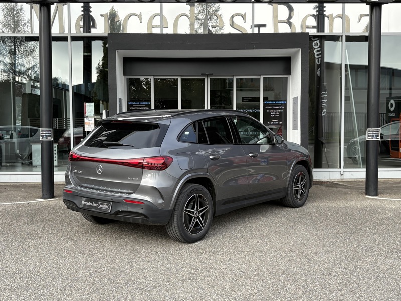 Image Mercedes-Benz EQA 300 4MATIC AMG Line  