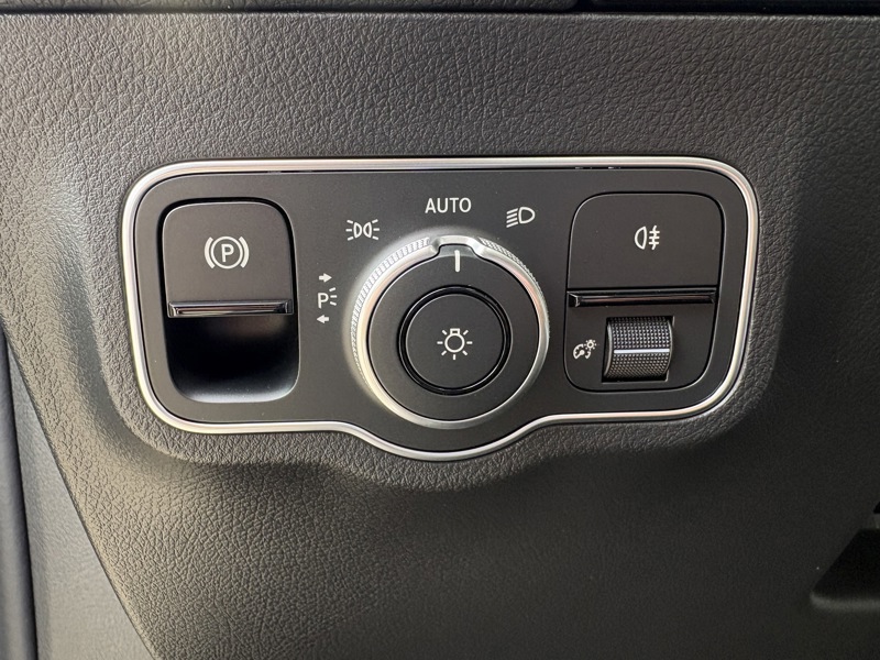 Image Mercedes-Benz EQA 300 4MATIC AMG Line  