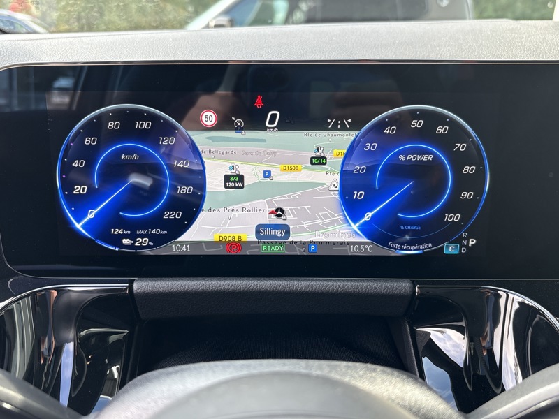 Image Mercedes-Benz EQA 300 4MATIC AMG Line  