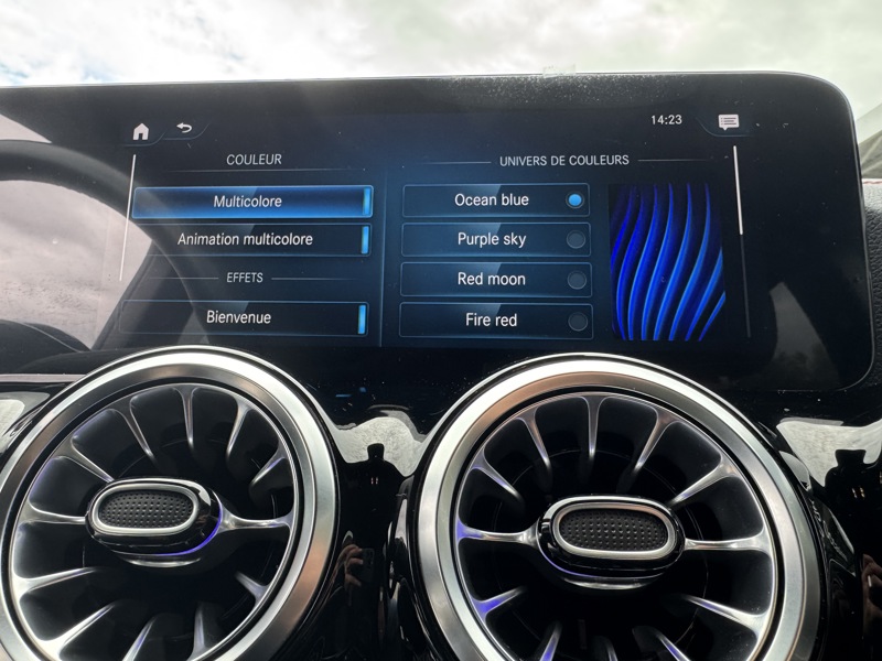 Image Mercedes-Benz EQA 350 4Matic AMG Line  292 ch 