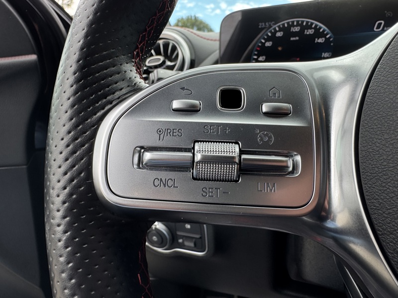 Image Mercedes-Benz EQA 350 4Matic AMG Line  292 ch 