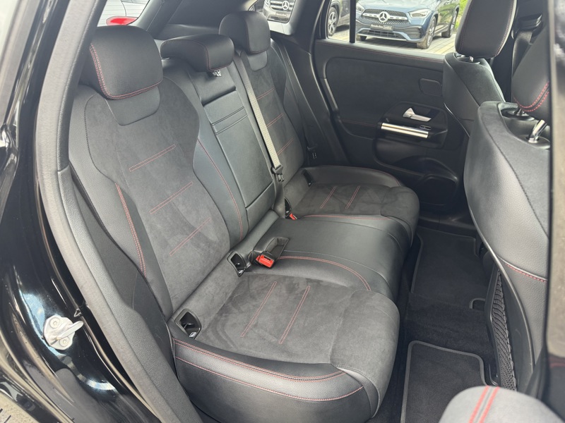 Image Mercedes-Benz EQA 350 4Matic AMG Line  292 ch 