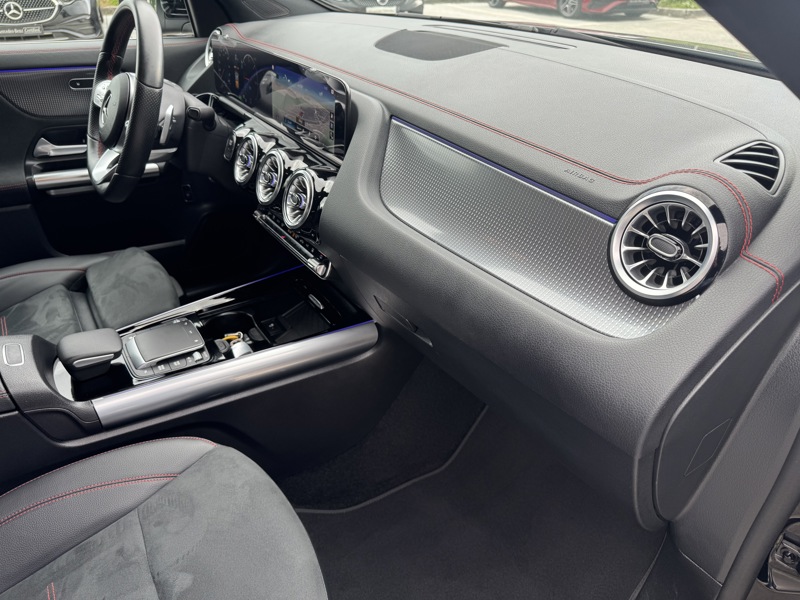 Image Mercedes-Benz EQA 350 4Matic AMG Line  292 ch 