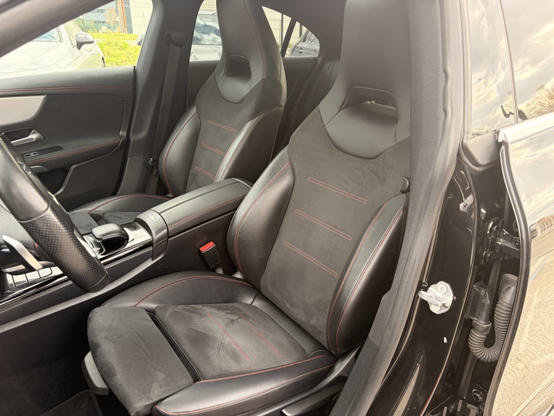 Image Mercedes-Benz CLA COUPÉ CLA 180 d Coupé AMG Line  